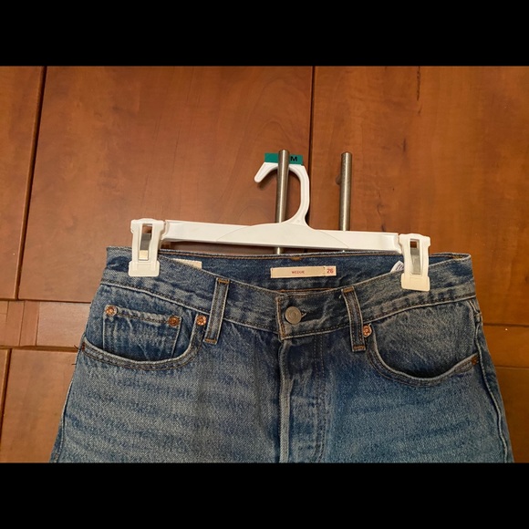 Levi’s - Picture 3 of 5